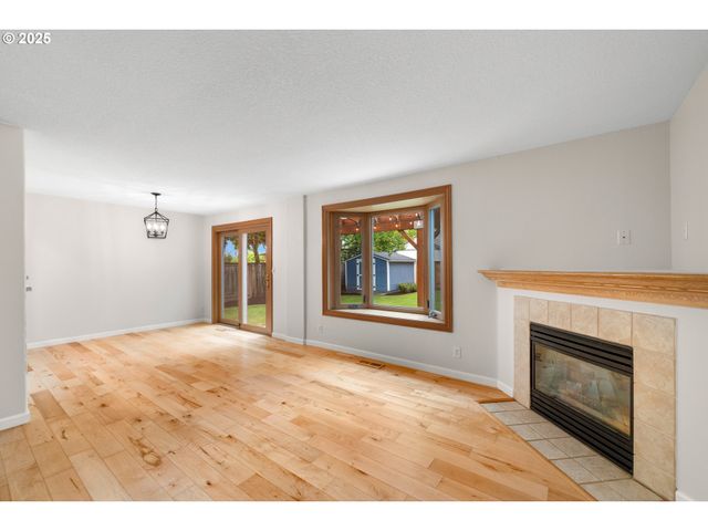 1344 33RD Pl, Forest Grove, OR 97116