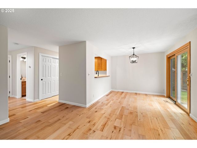 1344 33RD Pl, Forest Grove, OR 97116