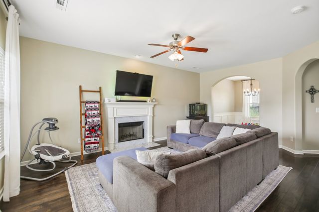 1031 Harper Dean Way, Gallatin, TN 37066