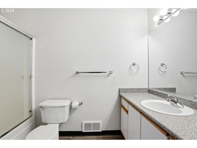 231 Se ELLIOTT Ave, Gresham, OR 97080