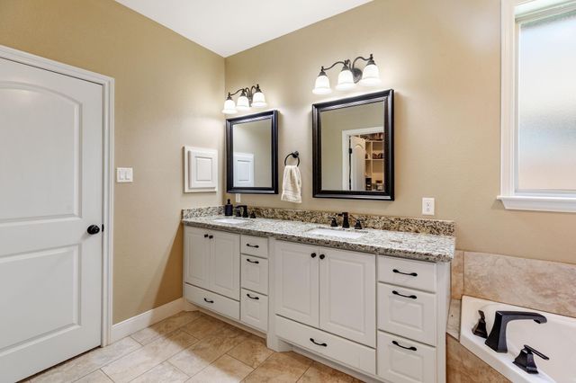 3681 Rabbit Lane, Bryan, TX 77808