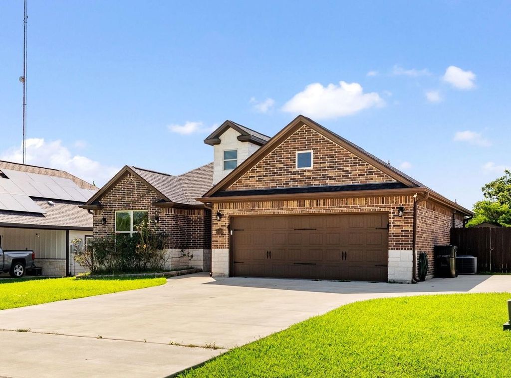 3681 Rabbit Lane, Bryan, TX 77808