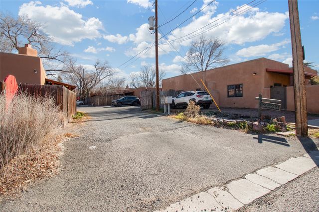 243 Closson 14, Santa Fe, NM 87501