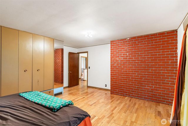 13758 Palatine Avenue N, Seattle, WA 98133