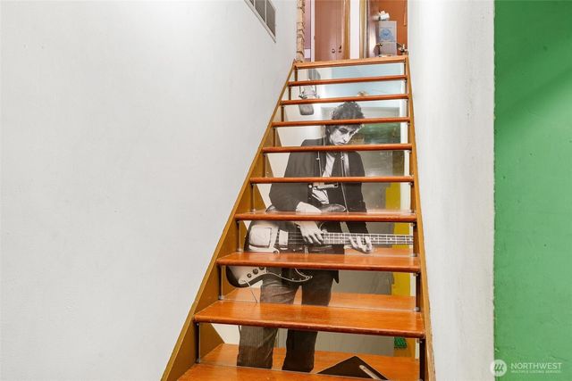 13758 Palatine Avenue N, Seattle, WA 98133