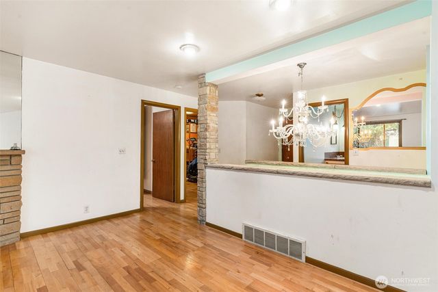 13758 Palatine Avenue N, Seattle, WA 98133