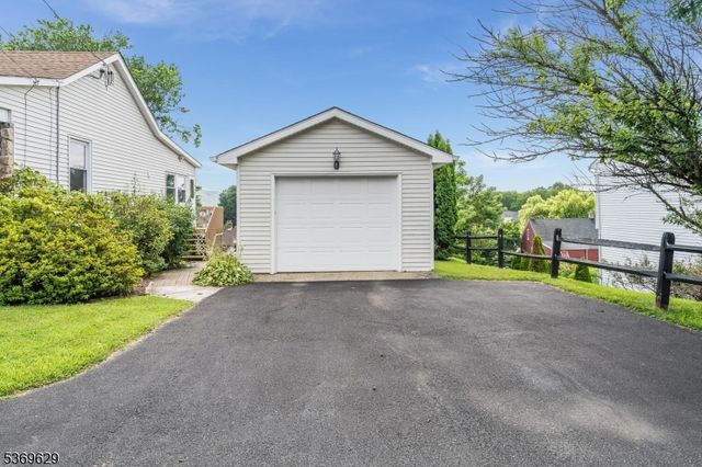300 Grant St, Phillipsburg Town, NJ 08865