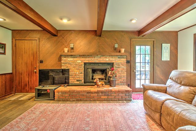10611 N SLEEPY HOLLOW Road, Peoria, IL 61615