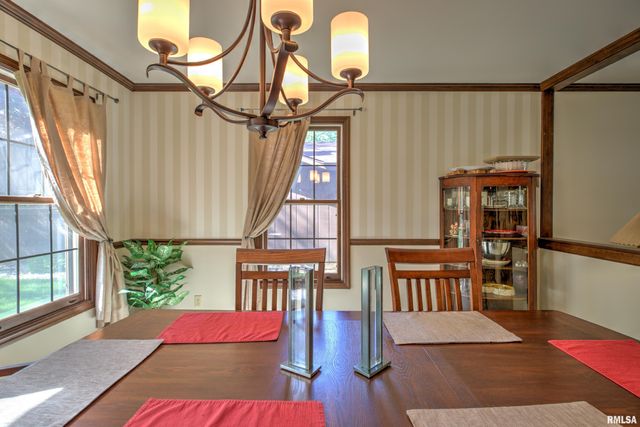 10611 N SLEEPY HOLLOW Road, Peoria, IL 61615