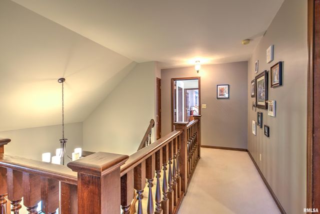 10611 N SLEEPY HOLLOW Road, Peoria, IL 61615