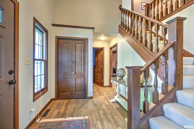 10611 N SLEEPY HOLLOW Road, Peoria, IL 61615