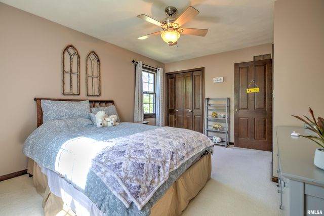10611 N SLEEPY HOLLOW Road, Peoria, IL 61615