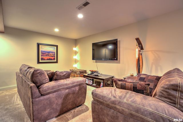 10611 N SLEEPY HOLLOW Road, Peoria, IL 61615