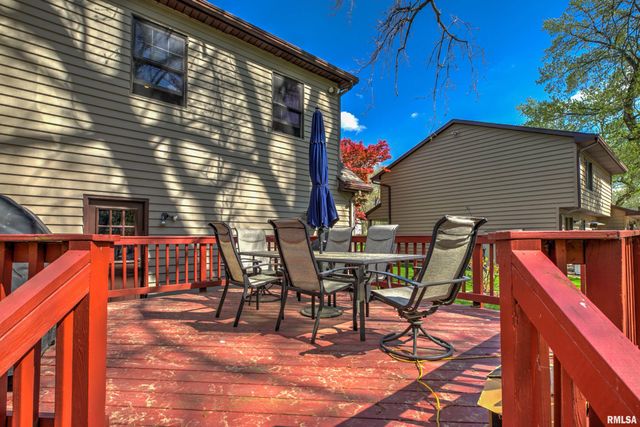 10611 N SLEEPY HOLLOW Road, Peoria, IL 61615