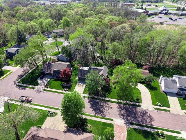 10611 N SLEEPY HOLLOW Road, Peoria, IL 61615