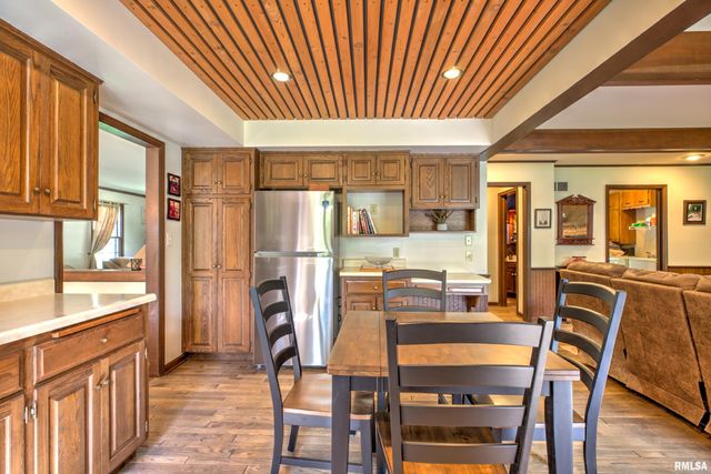 10611 N SLEEPY HOLLOW Road, Peoria, IL 61615