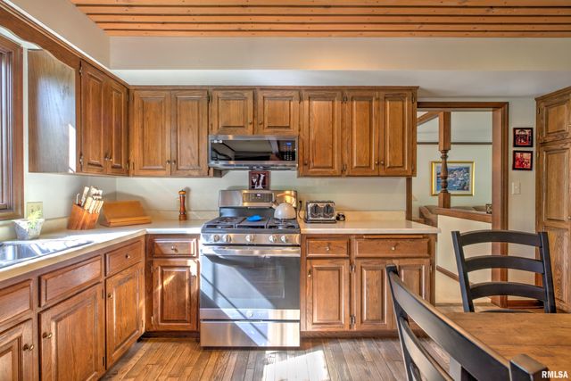 10611 N SLEEPY HOLLOW Road, Peoria, IL 61615