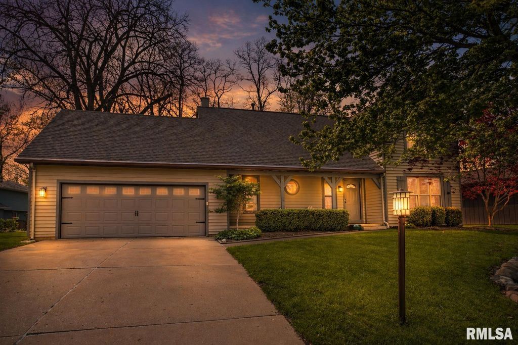 10611 N SLEEPY HOLLOW Road, Peoria, IL 61615