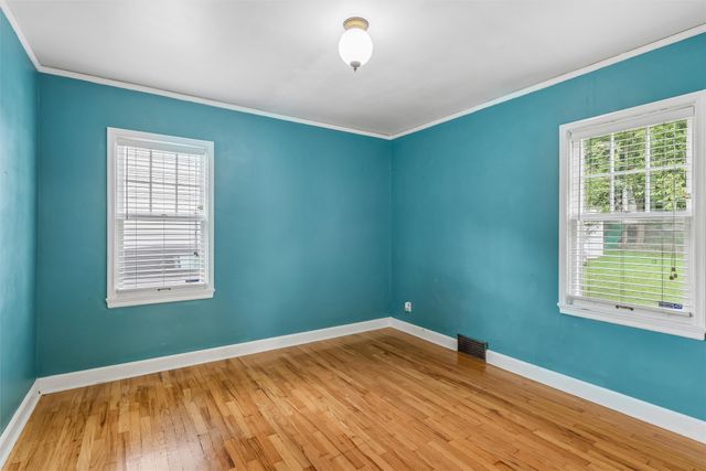 4227 Northwest Drive, Des Moines, IA 50310