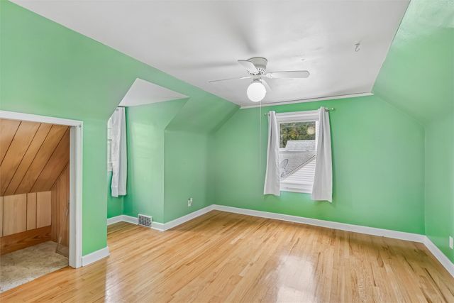 4227 Northwest Drive, Des Moines, IA 50310