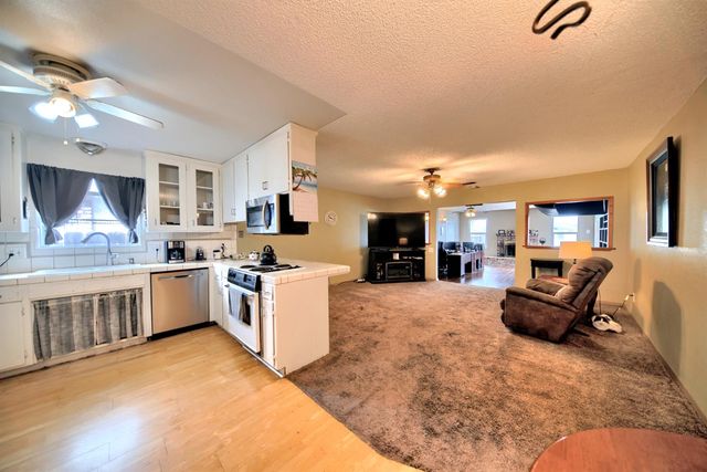 6521 Narcisco Way, Hughson, CA 95326