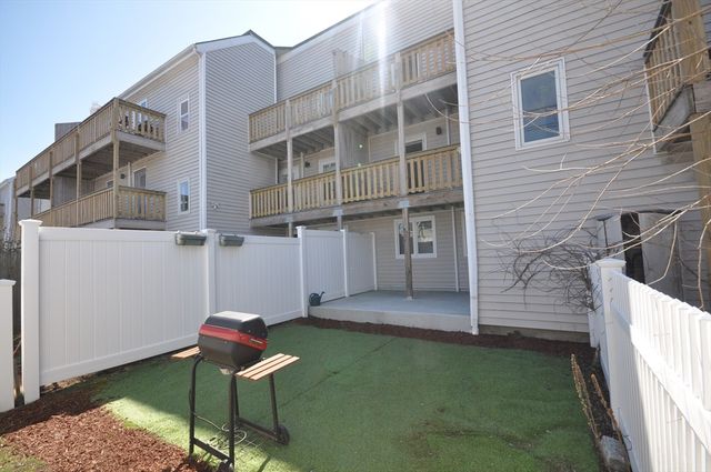 618 Boston Ave 4A, Medford, MA 02155