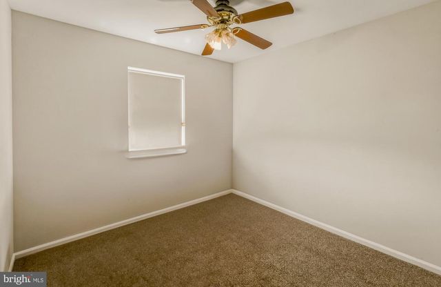 437 LONGFELLOW DR, Williamstown, NJ 08094