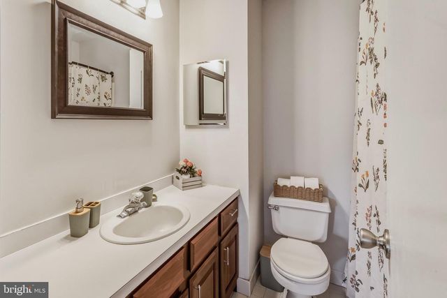 437 LONGFELLOW DR, Williamstown, NJ 08094