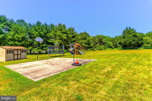437 LONGFELLOW DR, Williamstown, NJ 08094