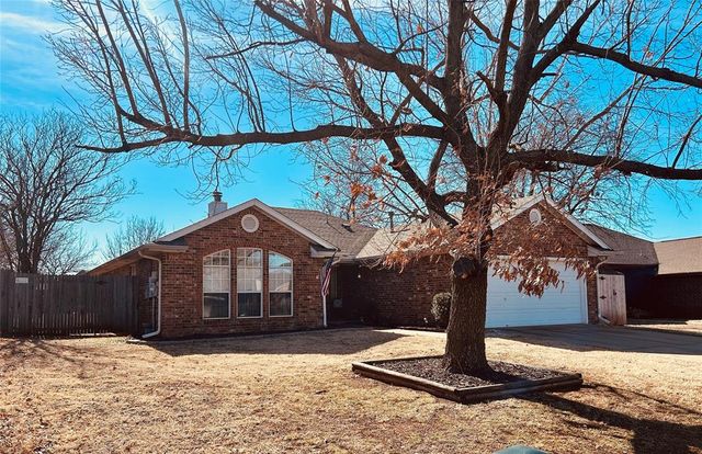 1018 Dustin Drive, Edmond, OK 73003