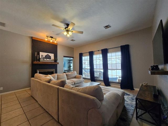 1018 Dustin Drive, Edmond, OK 73003