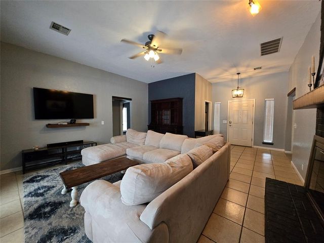 1018 Dustin Drive, Edmond, OK 73003