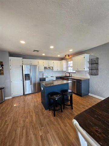 1018 Dustin Drive, Edmond, OK 73003