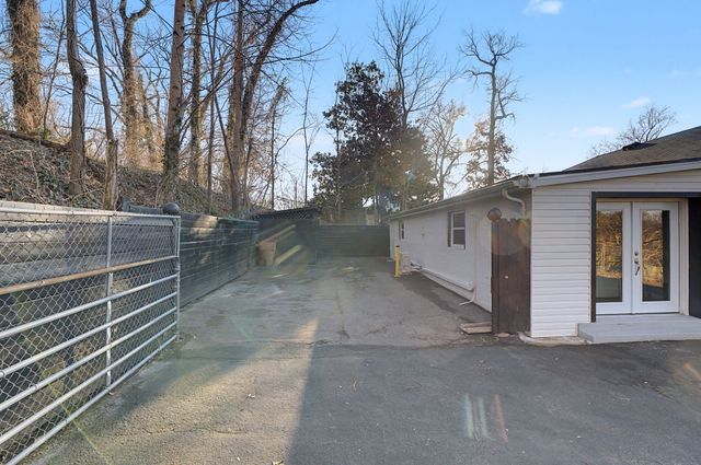 27 Cameo Dr, Nashville, TN 37211