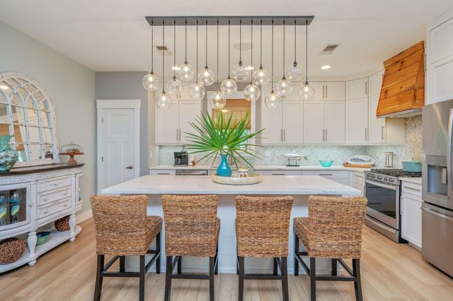 903 E Lido Circle, Niceville, FL 32578