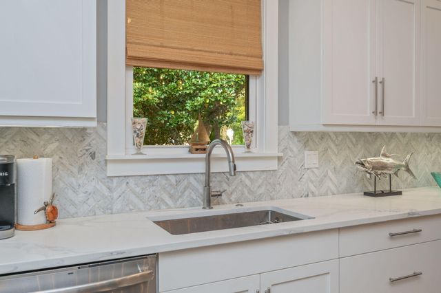 903 E Lido Circle, Niceville, FL 32578