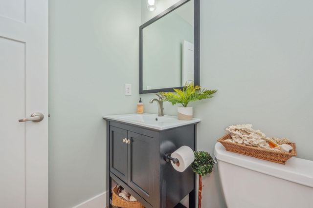 903 E Lido Circle, Niceville, FL 32578