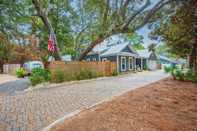 903 E Lido Circle, Niceville, FL 32578