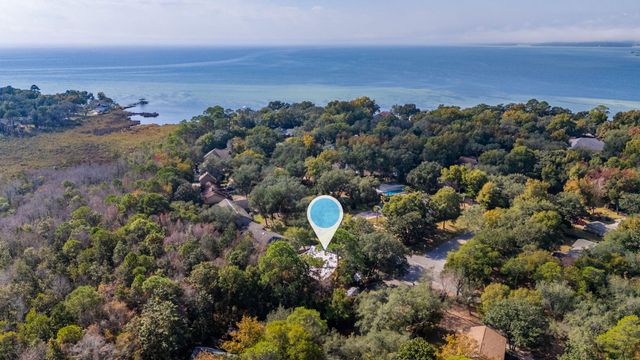 903 E Lido Circle, Niceville, FL 32578