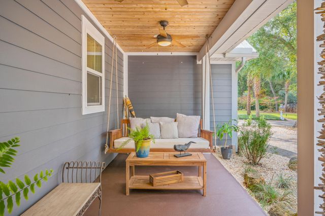 903 E Lido Circle, Niceville, FL 32578