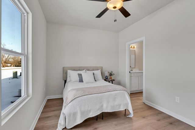 2100-2102 E Plaza Court, Haysville, KS 67060