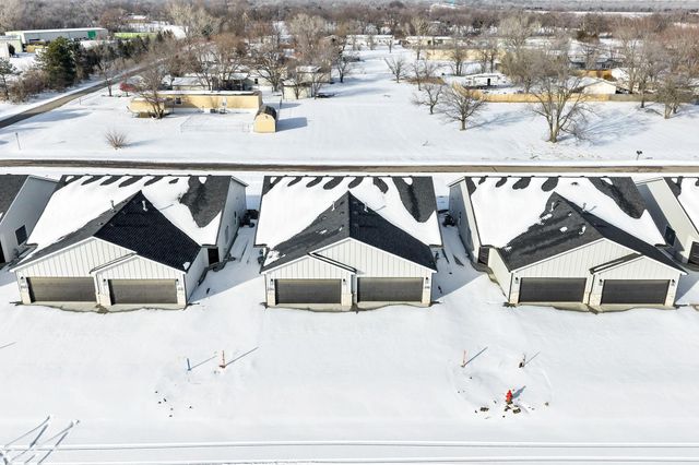 2100-2102 E Plaza Court, Haysville, KS 67060