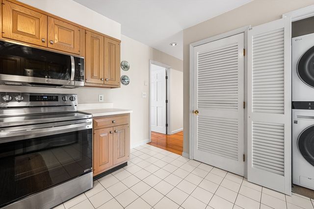 63 Garden Rd C5, Wellesley, MA 02481