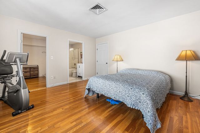 63 Garden Rd C5, Wellesley, MA 02481