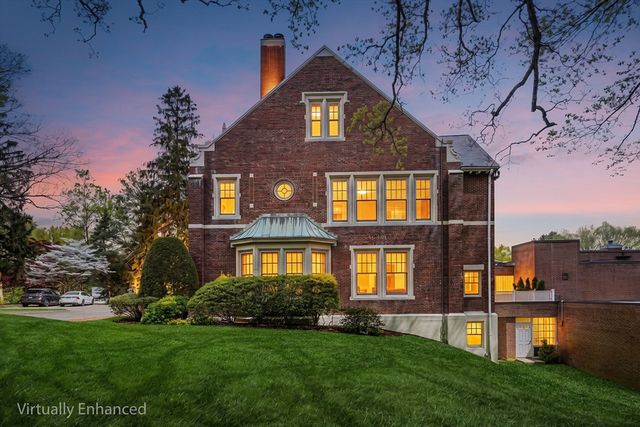 63 Garden Rd C5, Wellesley, MA 02481