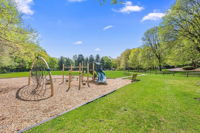 63 Garden Rd C5, Wellesley, MA 02481