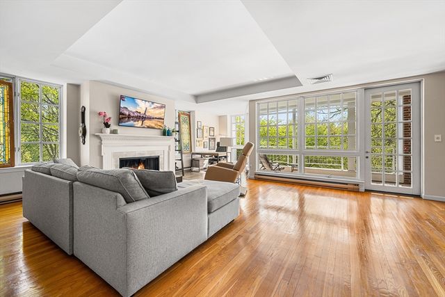 63 Garden Rd C5, Wellesley, MA 02481