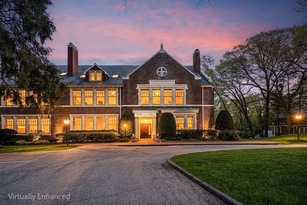 63 Garden Rd C5, Wellesley, MA 02481