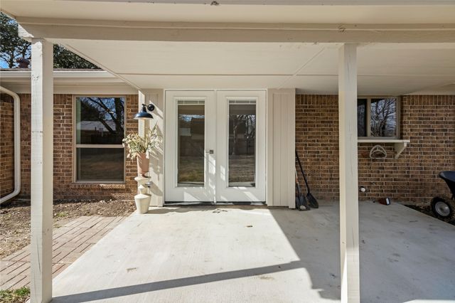 5820 Denise Drive, Haltom City, TX 76148