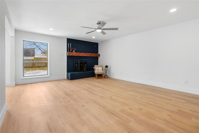 5820 Denise Drive, Haltom City, TX 76148